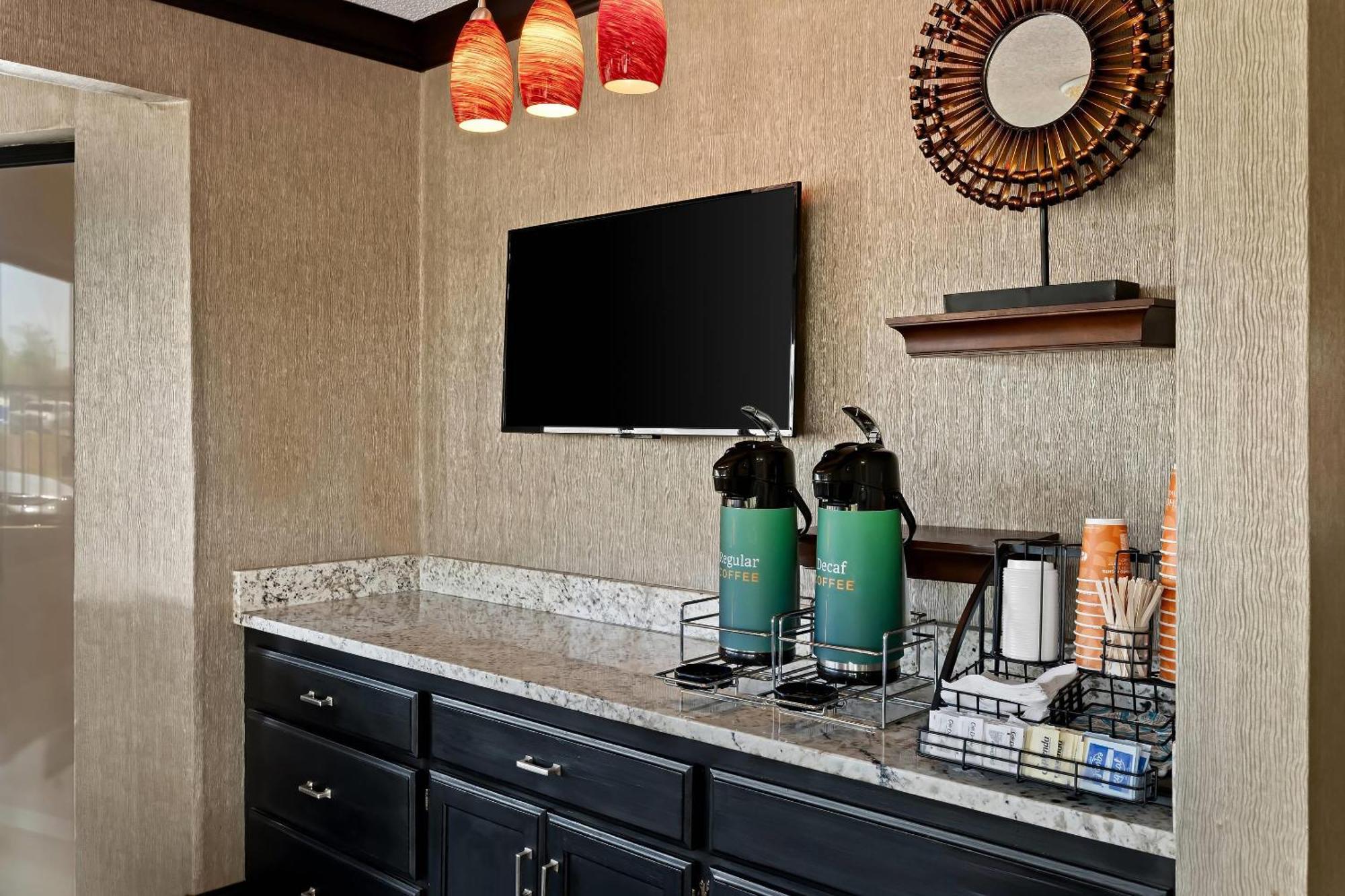 Quality Inn & Suites Dumas Esterno foto